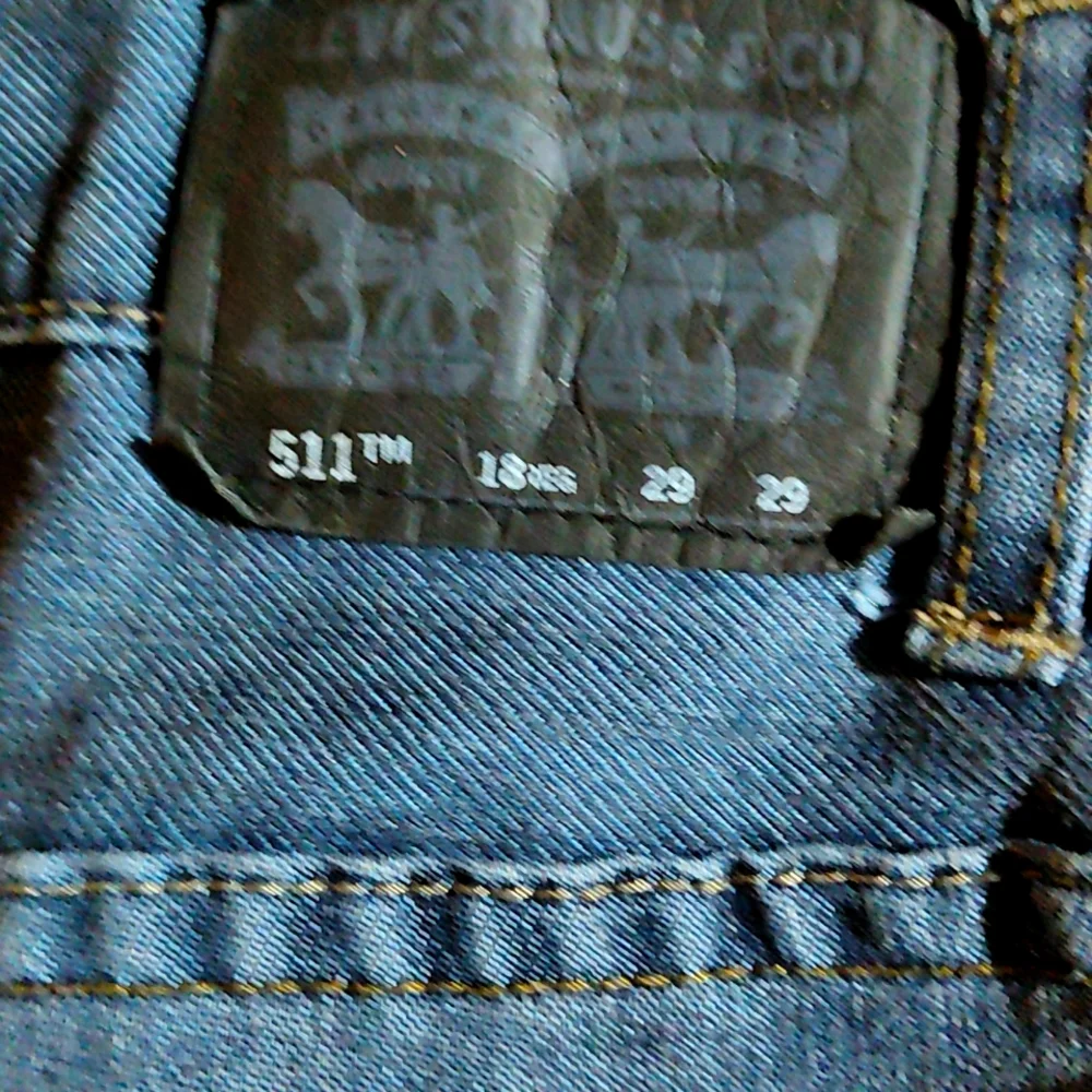 Levi's - Picture 1 of 4